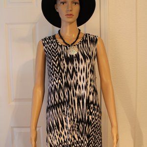 POOF NEW YORK  BLACK & WHITE WOMEN SLEEVELESS DRESS